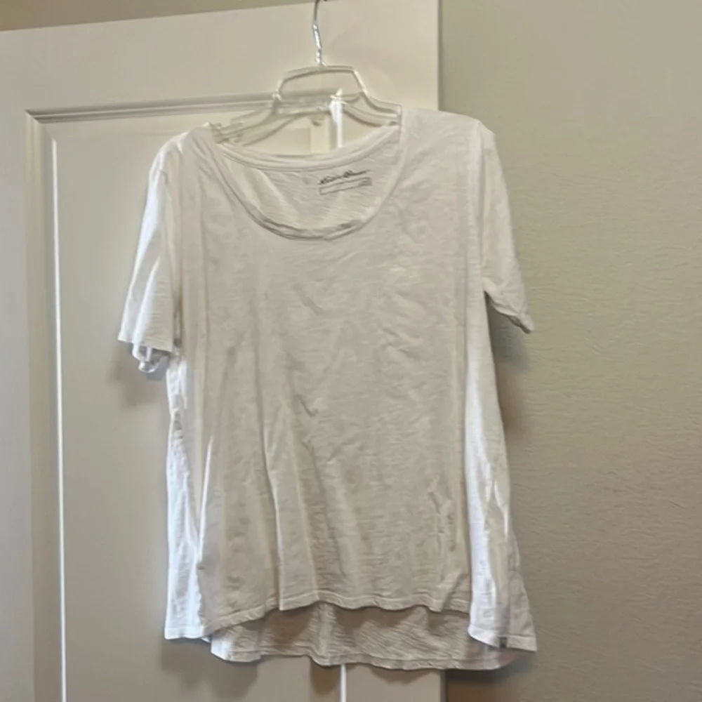 Eddie Bauer Women’s white tee size large.